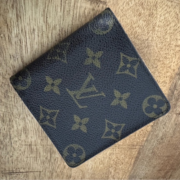 Authentic Louis Vuitton Monogram Wallet - Picture 1 of 9